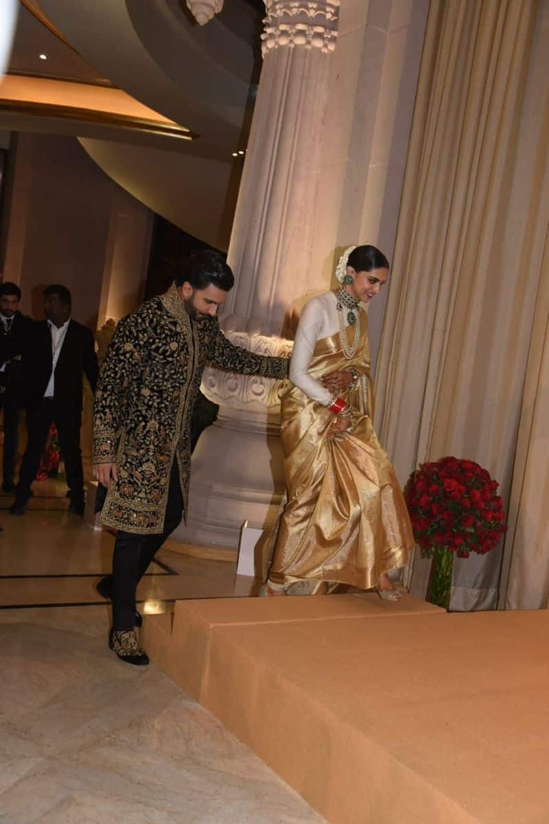 Deepika Padukone, Ranveer Singh wedding reception in Bengaluru: Newlyweds  pose for photos - Photos News , Firstpost