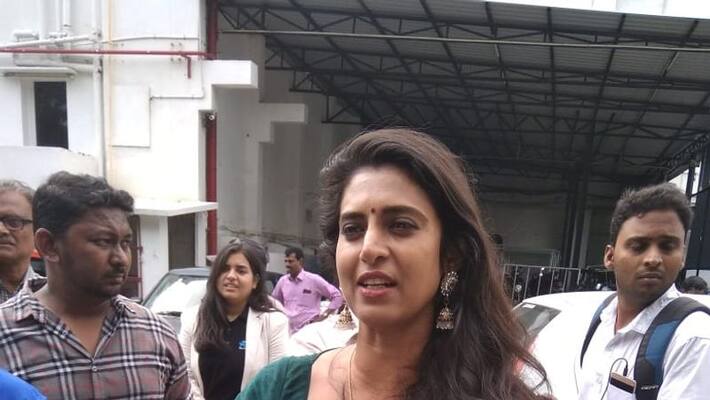 kasthuri tweets against ajith fans kasthuri tweets against ajith fans