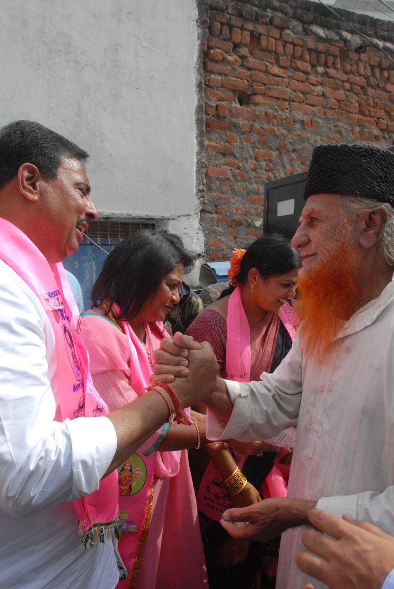 kharathabad trs candate danam nagender took the election campaign