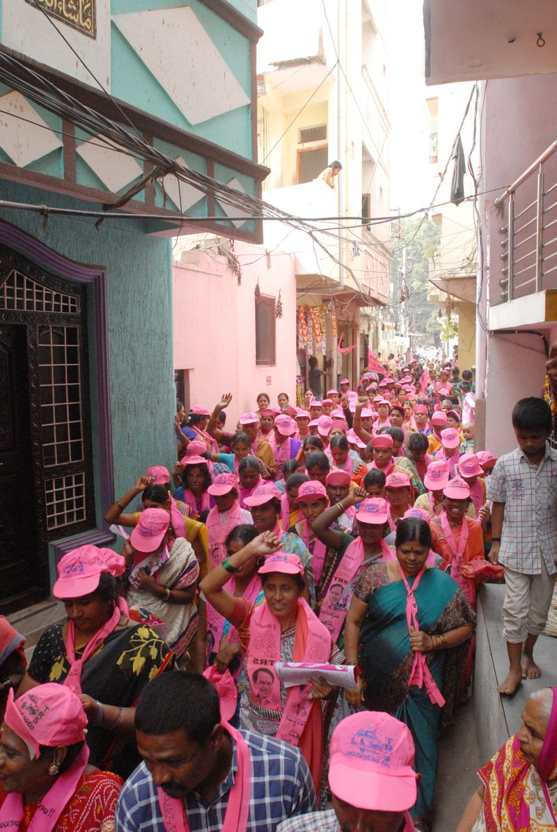 kharathabad trs candate danam nagender took the election campaign