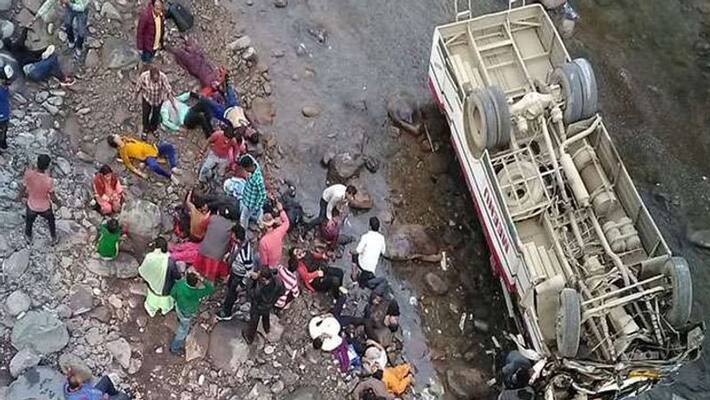 Bus falls into river...9 killed, 25 injured Bus falls into river...9 killed, 25 injured