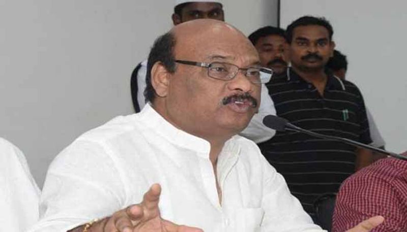 ysrcp counter attacks on tdp over cases on tdp leaders