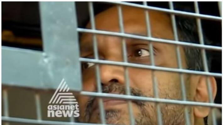 police officer suspended for giving chance to k surendran to eat food from hotel police officer suspended for giving chance to k surendran to eat food from hotel