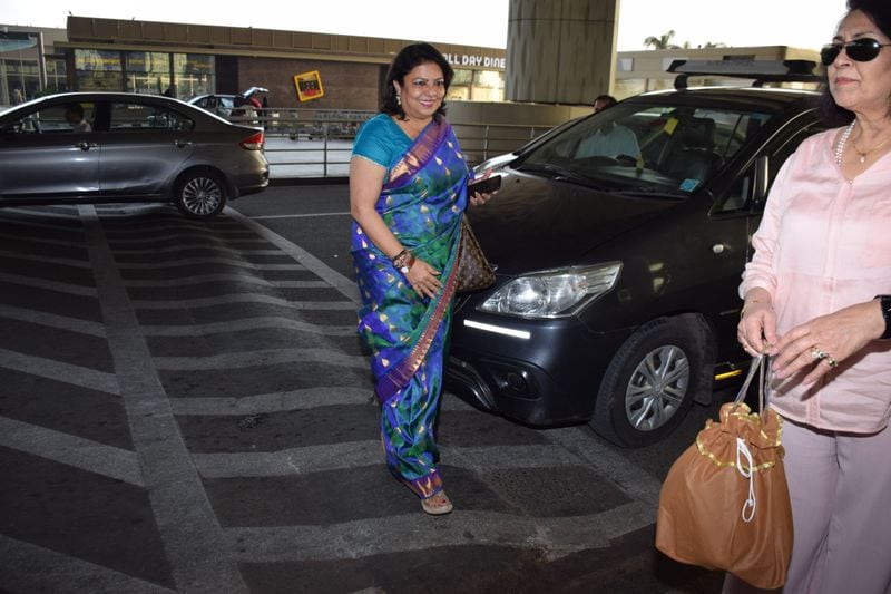 Mom of the bride, Madhu Chopra, looked calm and dressed gorgeously as she makes her way to Jodhpur.