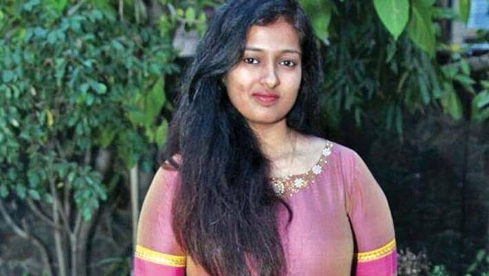 actress kushboo fights with gayathri jeyaram actress kushboo fights with gayathri jeyaram
