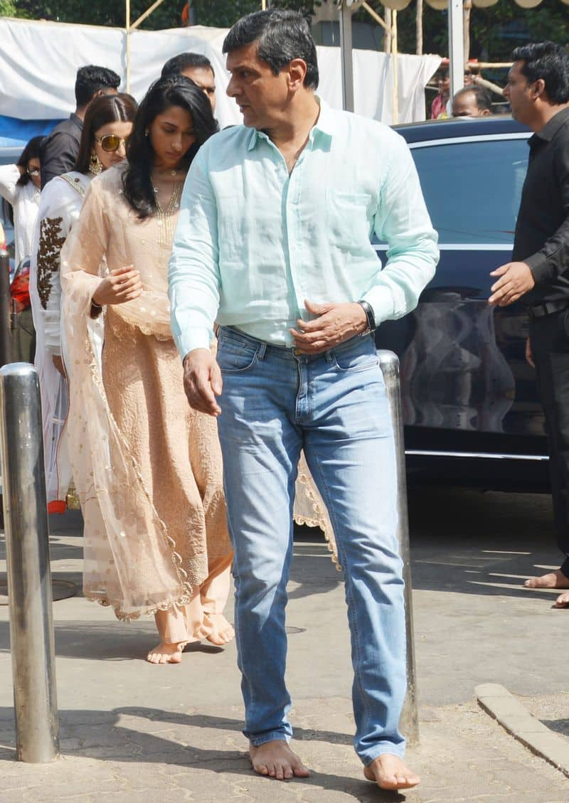 Father of the bride, Prakash Padukone, her sister Anisha and mother Ujjala (not pictured) also accompanied the couple.