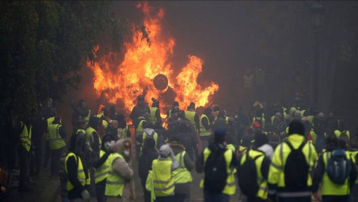 Worst Civil Unrest in France May Impose Emergency Worst Civil Unrest in France May Impose Emergency