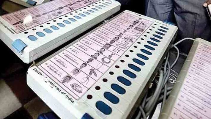 Election Commission rejects cyber experts charges of EVM hacking in 2014 polls, mulls legal action Election Commission rejects cyber experts charges of EVM hacking in 2014 polls, mulls legal action