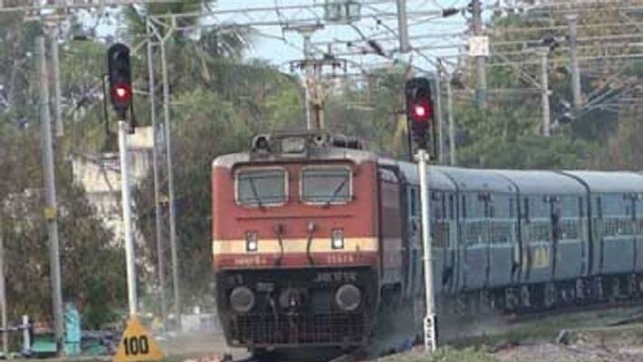 ADMK MP attack Gate keeper ADMK MP attack Gate keeper