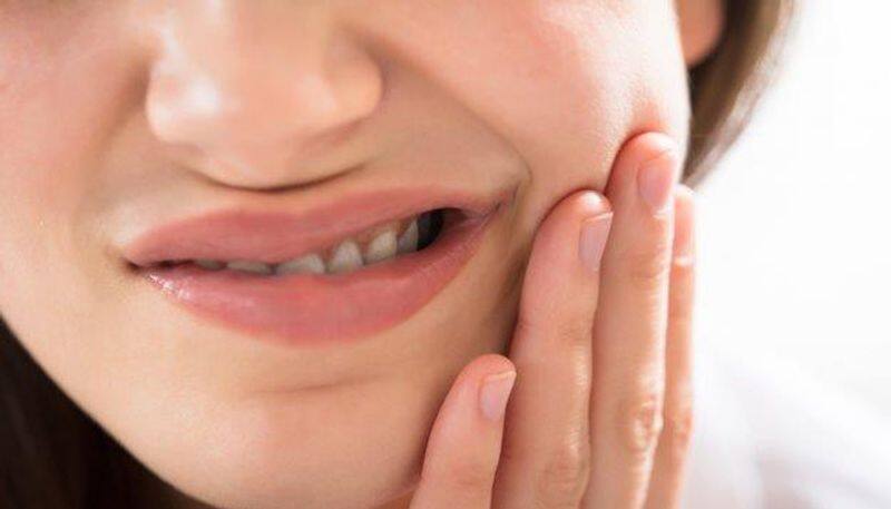 Try this easy methods for bleeding gum
