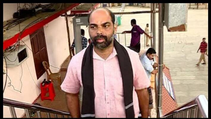 man visit sabarimala with high court order man visit sabarimala with high court order