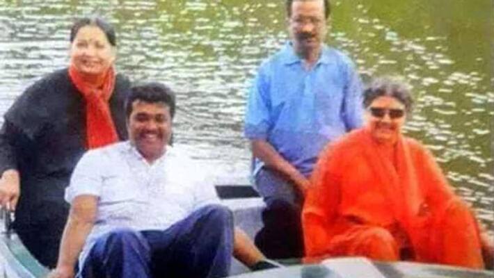 Jayalalithaa, Sasikala Kodanadu Bunglow Estate... Jayalalithaa, Sasikala Kodanadu Bunglow Estate...