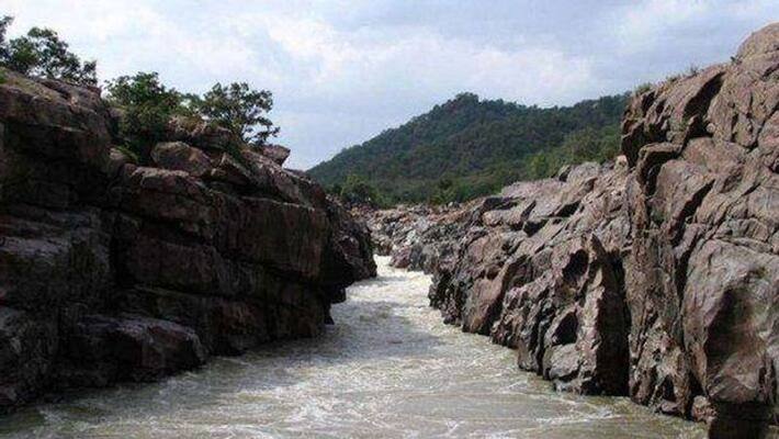 Tamil Nadu CM against Karnataka Mekedatu plan over Cauvery river Tamil Nadu CM against Karnataka Mekedatu plan over Cauvery river