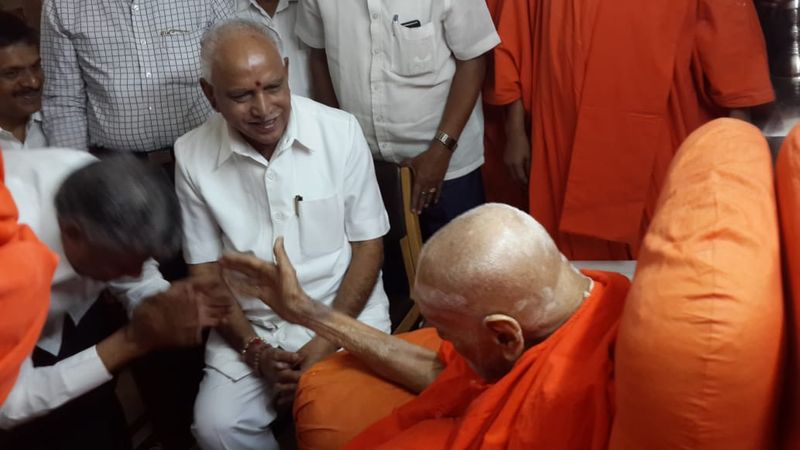 tumkur siddaganga swamiji to be treated in rela hospital chennai