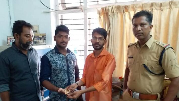 poonthura si fb post regarding an incident which a man lost his bracelet poonthura si fb post regarding an incident which a man lost his bracelet