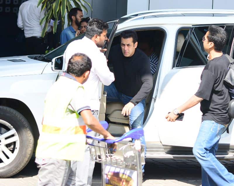 After attending a party at sister Arpita's house, Salman Khan caught the flight to Udaipur. Always on the move!