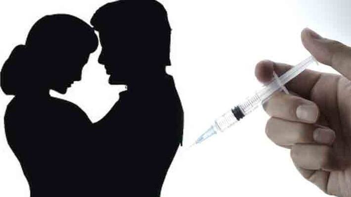 A Man's Unusual Cure To His Back Pain: Injecting Himself With His Semen A Man's Unusual Cure To His Back Pain: Injecting Himself With His Semen