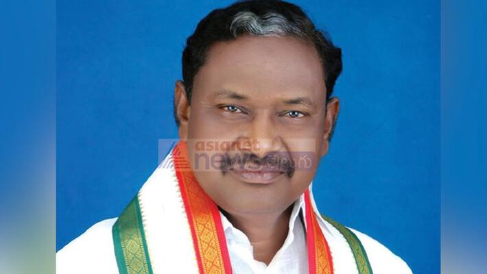 Congress MLA Podem Veeraiah Meets Minister Errabelli Dayakar rao Congress MLA Podem Veeraiah Meets Minister Errabelli Dayakar rao