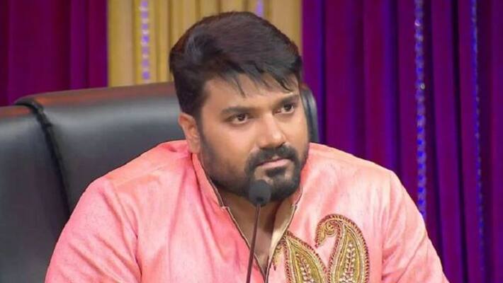 Srujan Lokesh watches movie with fans in mahaveer theater Srujan Lokesh watches movie with fans in mahaveer theater