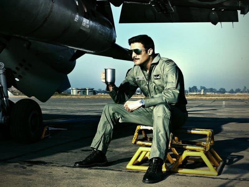 No one can beat Jimmy Sheirgill playing an Indian Air Force officer. Don't believe us? Watch Agnipankh and Dharti.