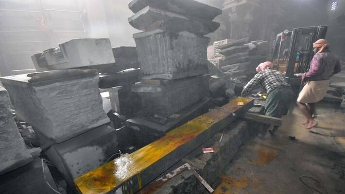 Disobedient ytda officials , willing to remove political carvings at yadadri temple Disobedient ytda officials , willing to remove political carvings at yadadri temple