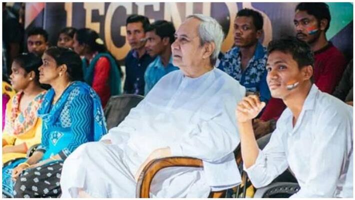 naveen patnayak watch the hokey for naksalates naveen patnayak watch the hokey for naksalates