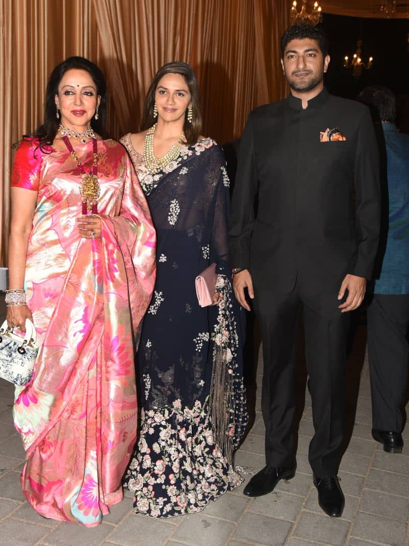 Hema Malini poses with daughter Ahana Deol and son-in-law, Vaibhav Vohra.