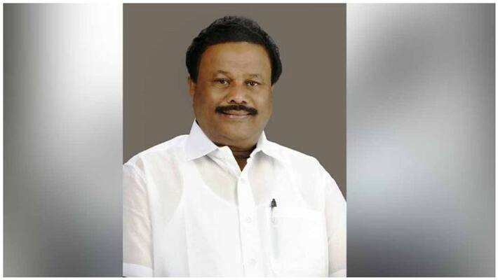 Dindigul Srinivasan repeatedly for un fair speech not even knowing about his department. Dindigul Srinivasan repeatedly for un fair speech not even knowing about his department.