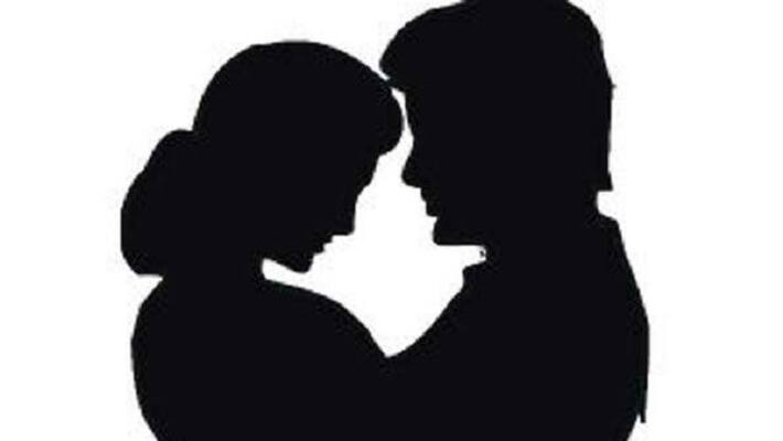 Delhi man stabs lover for refusing to leave husband, slits his own throat Delhi man stabs lover for refusing to leave husband, slits his own throat