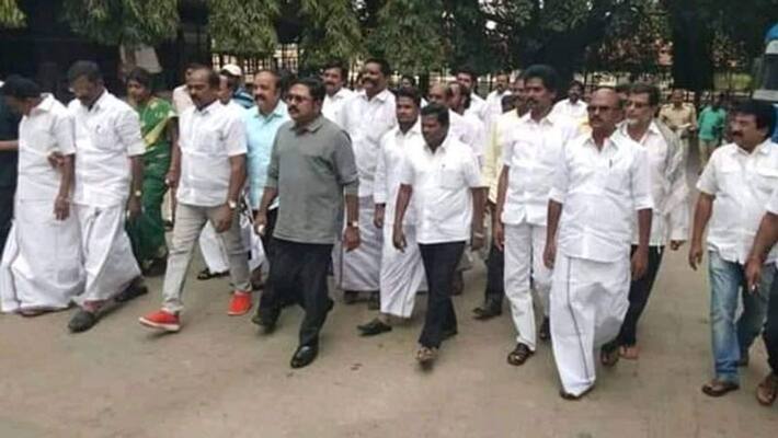 rk nagar voters distribute for ttv dinakaran rk nagar voters distribute for ttv dinakaran
