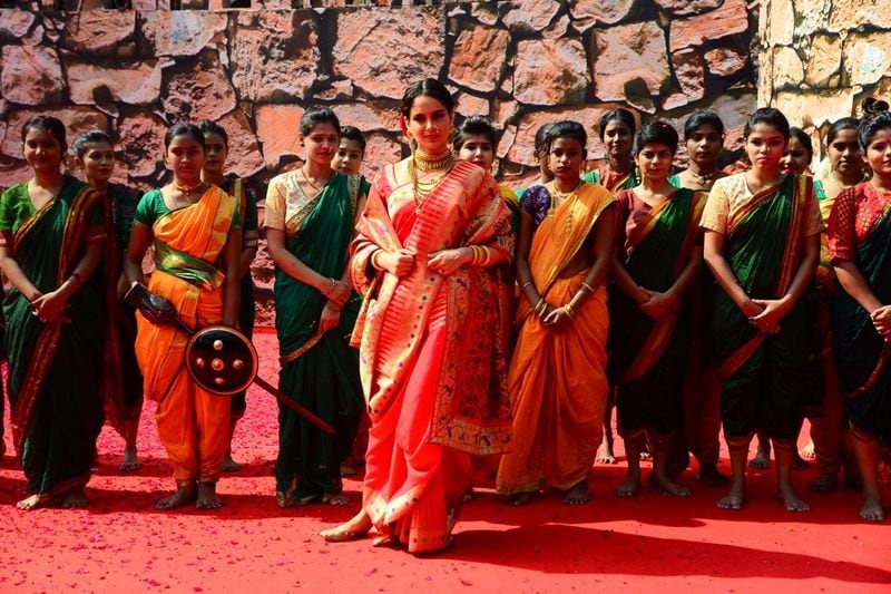 Manikarnika will simultaneously release in Hindi, Telugu and Tamil. Directed by Radha Krishna Jagarlamudi, the film will release on January 25, 2019. Check out the pictures