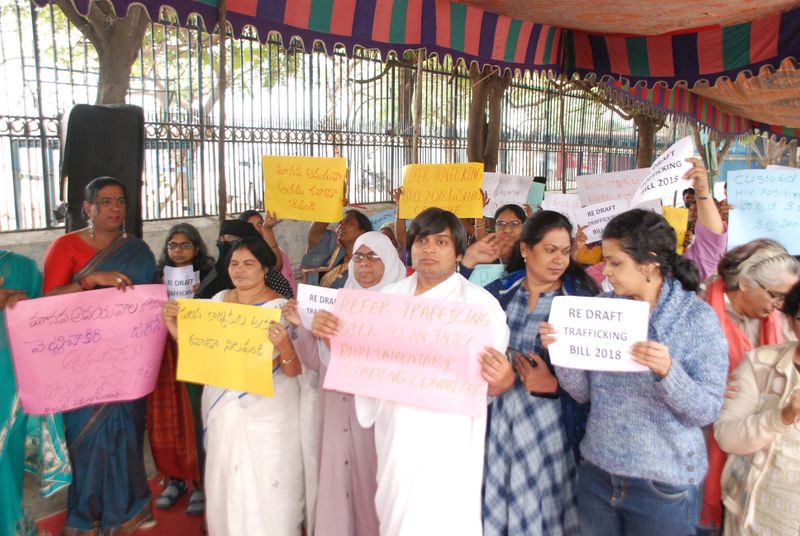 TRANSGENDERS DHARNA AT INDIRAPARK photos