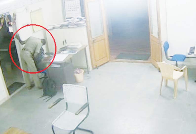 kiss sub inspector run away with his illegal partner kiss sub inspector run away with his illegal partner