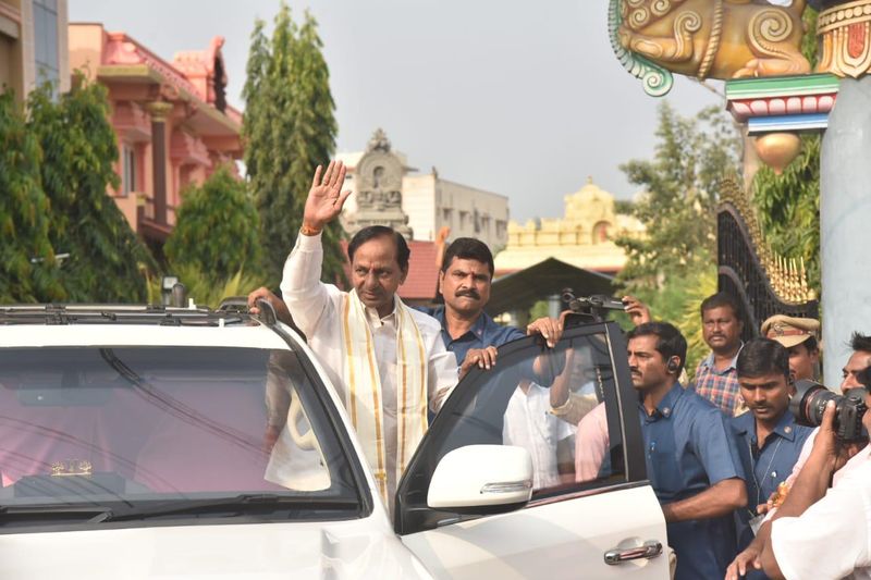 విశాఖ శారదపీఠంలో కేసీఆర్ పర్యటన (ఫోటోలు)