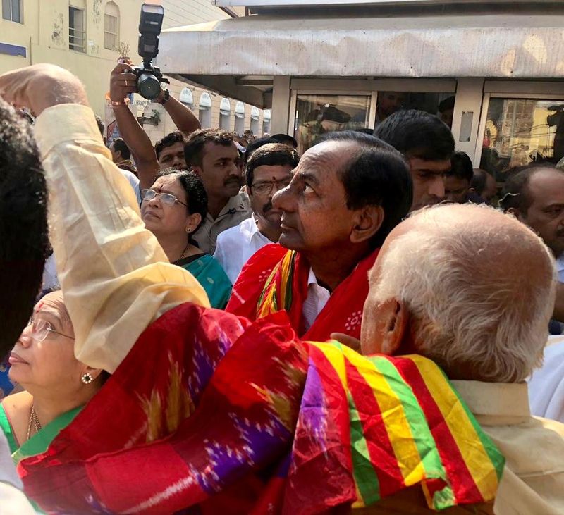 సతీ సమేతంగా పూరీ ఆలయంలో కేసీఆర్ ప్రత్యేక పూజల (ఫొటోలు)