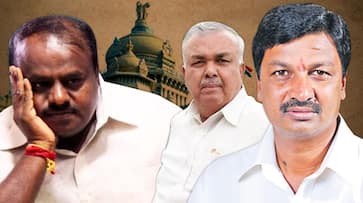 HD Kumaraswamy Karnataka government trouble Congressmen resignation
