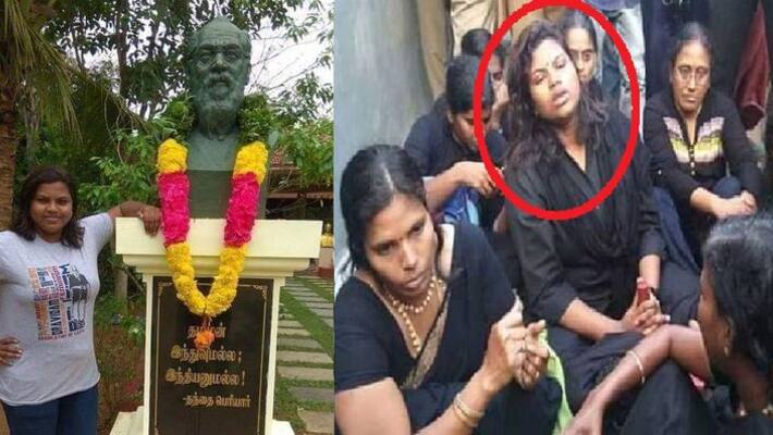 2 Women Blocked By Protestors 1 Km From Sabarimala Temple In Kerala 2 Women Blocked By Protestors 1 Km From Sabarimala Temple In Kerala
