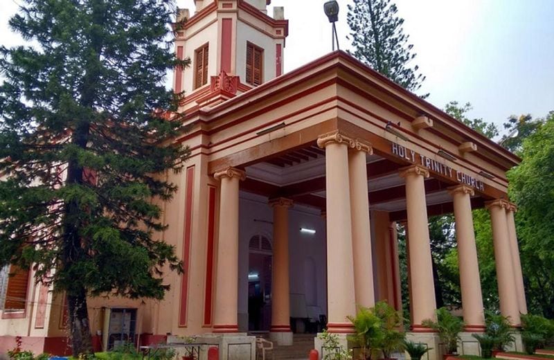 ಹೋಲಿ ಟ್ರಿನಿಟಿ ಚರ್ಚ್, ಎಂಜಿ ರಸ್ತೆ, ವೆಸ್ಟ್ ಭಾಗ