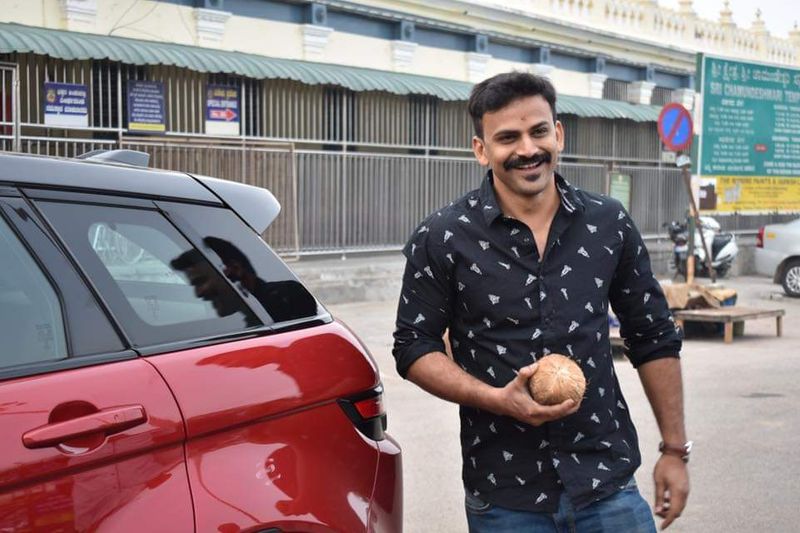 ರೇಂಜ್ ರೋವರ್ ಕಾರು ಖರೀದಿಸಿದ ಸ್ಯಾಂಡಲ್ವುಡ್ ನಟ ಡಾಲಿ ಧನಂಜಯ್
