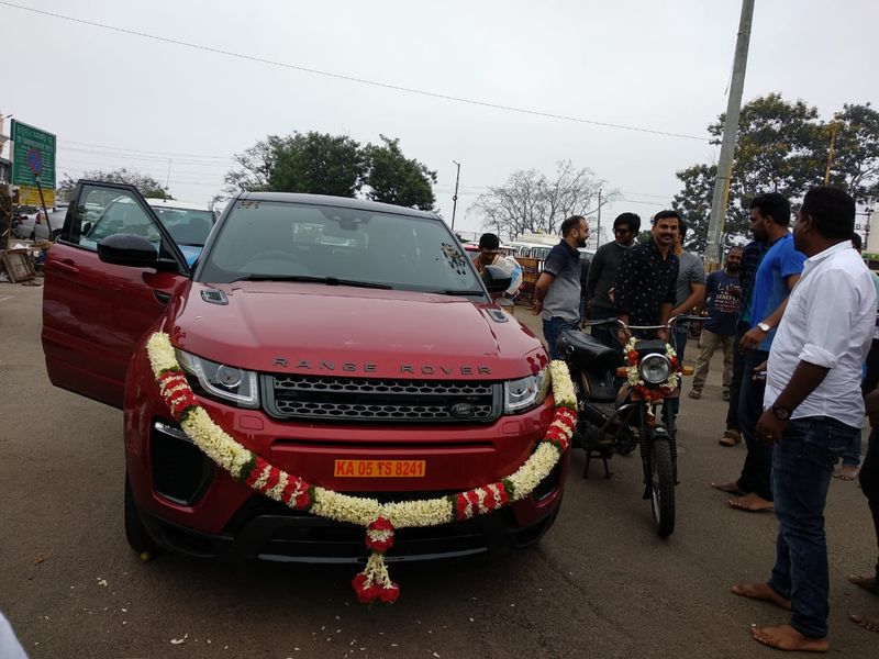 ಅಪ್ಪ ಕೊಟ್ಟ ಹಳೇ TVS XL ಸೂಪರ್ ಸ್ಕೂಟರ್ ಉತ್ತಮ ಕಂಡೀಷನ್ನಲ್ಲಿಟ್ಟಿದ್ದಾರೆ ಧನಂಜಯ್