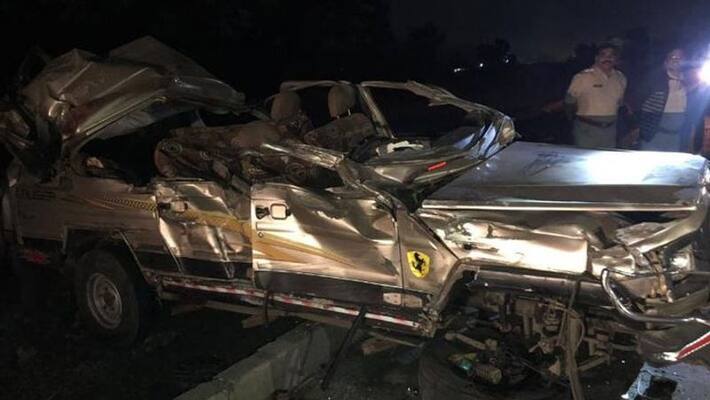 Maharashtra road accident...9 people kills Maharashtra road accident...9 people kills