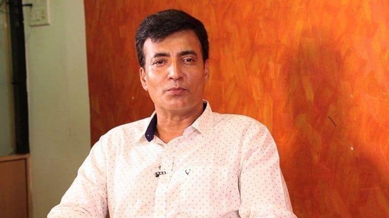 Narendra Jha left for heavenly abode following a massive heart attack at the age of 55 on March 14, 2018. He is popularly known for his roles in Bollywood films like Raees, Haider and Kabil.