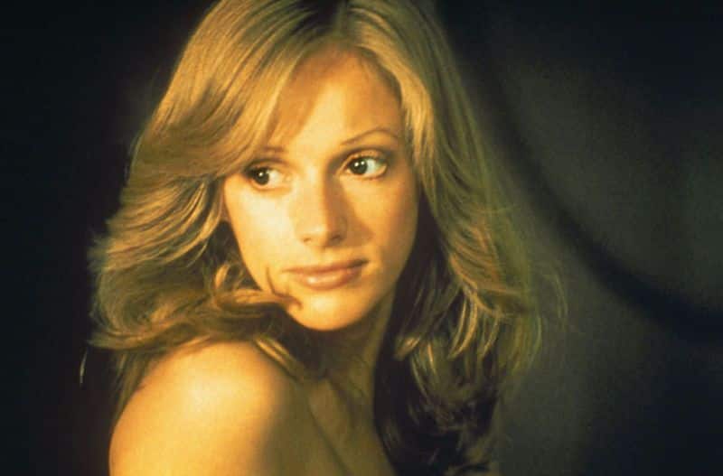 Oscar-nominated actor Sondra Locke passed away on November 03, 2018 at the age of 74 due to breast and bone cancer.