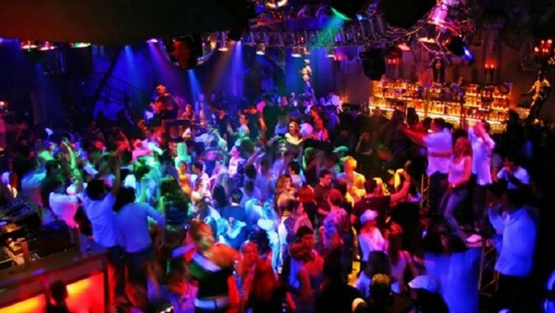 pubs bumper offer to drinkers in hyderabad over new years eve