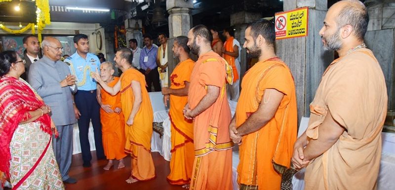 ಶತಾಯುಷಿಗಳಾಗಿ ಎಂದು ಪೇಜಾವರ ಶ್ರೀಗಳಿಗೆ ರಾಷ್ಟ್ರಪತಿ ಹಾರೈಕೆ