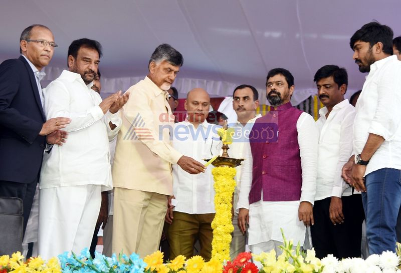 ఉక్కు ఫ్యాక్టరీకి చంద్రబాబు శంకుస్థాపన