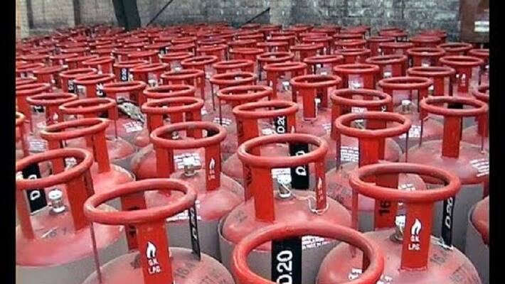 Non subsidised LPG cylinder price cut by Rs 120.50 Non subsidised LPG cylinder price cut by Rs 120.50