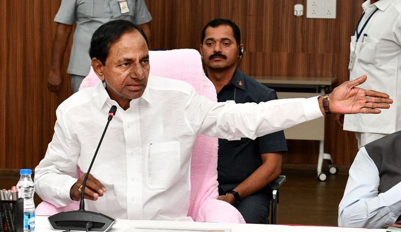 పుడ్ ప్రాసెసింగ్ పరిశ్రమ అభివృద్దిపై కేసీఆర్ సమీక్ష (ఫోటోలు)