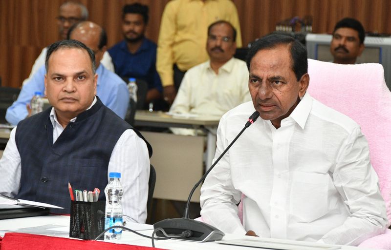 పుడ్ ప్రాసెసింగ్ పరిశ్రమ అభివృద్దిపై కేసీఆర్ సమీక్ష (ఫోటోలు)