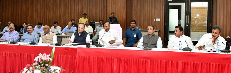 పుడ్ ప్రాసెసింగ్ పరిశ్రమ అభివృద్దిపై కేసీఆర్ సమీక్ష (ఫోటోలు)